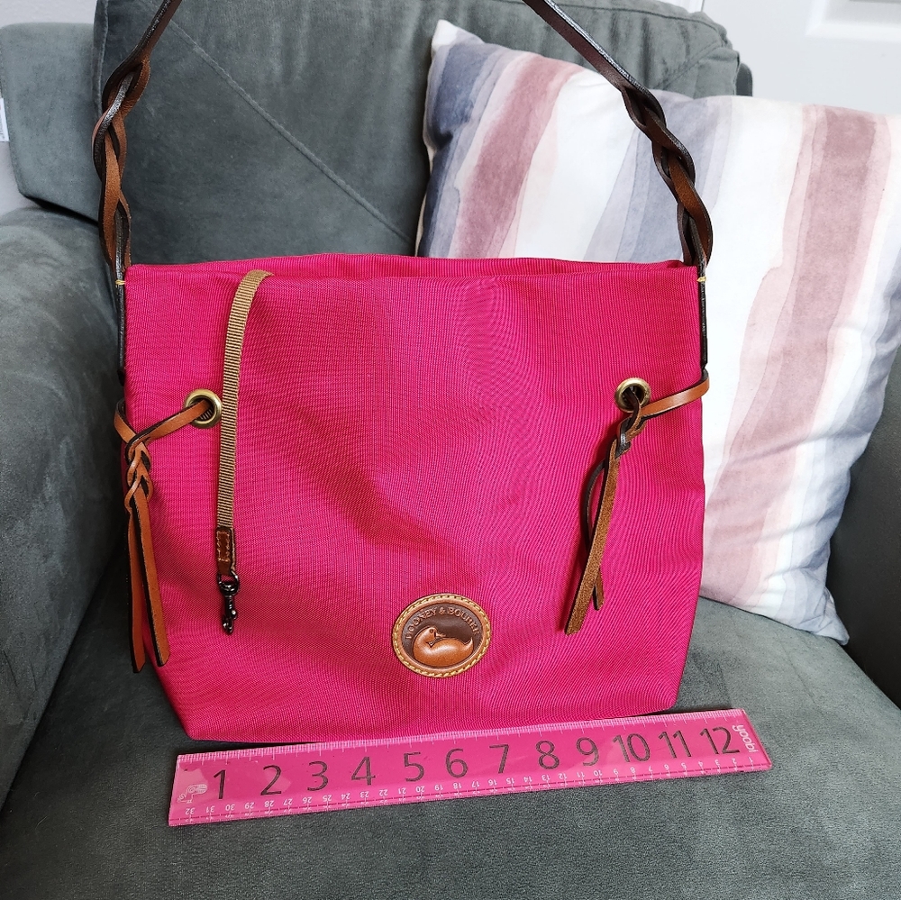 Dooney & Bourke Pink shoulder bag